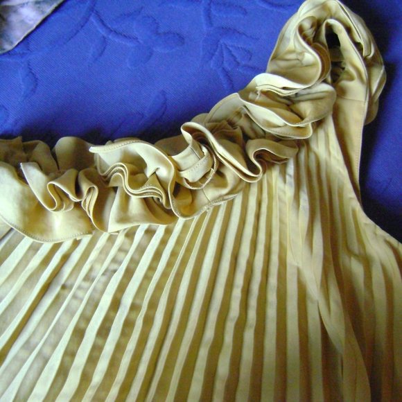 BCBGMaxAzria Gold Pleated One Shoulder Dress, size Small - Picture 7 of 7